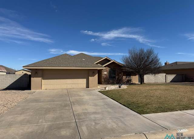 Property at 1207 Saunders Dr, Roswell, NM 88201, 3 beds, 2 baths