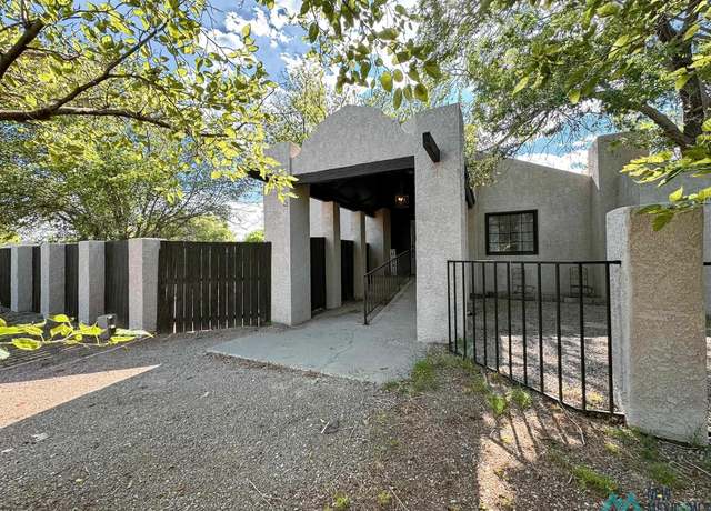 Property at 2400 Urton Rd, Roswell, NM 88201, 3 beds, 1.5 baths