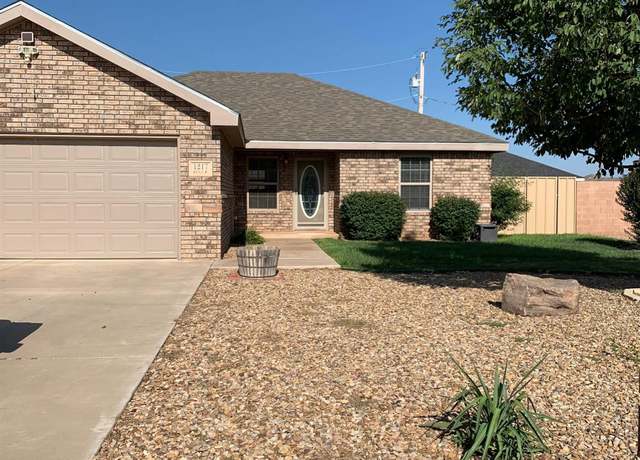 Property at 1217 Dale St, Clovis, NM 88101, 3 beds, 2 baths