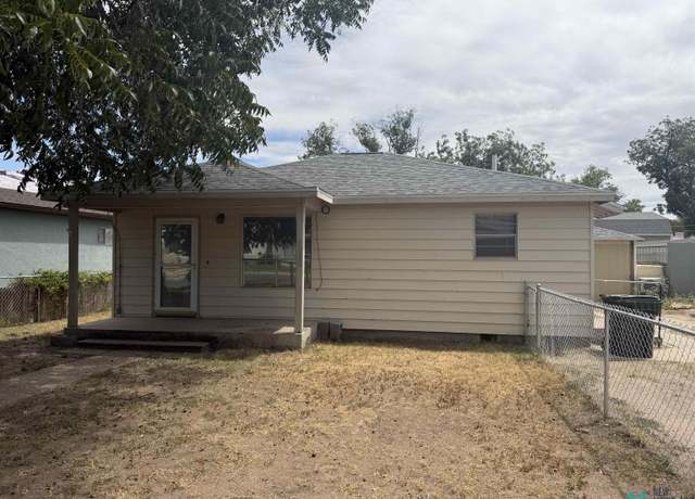 Property at 1032 N Edward St, Carlsbad, NM 88220, 2 beds, 1 bath