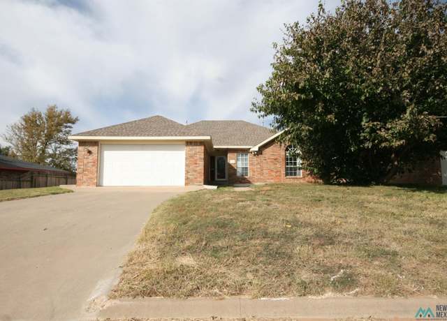 Property at 1316 Concord Dr, Clovis, NM 88101, 3 beds, 2 baths