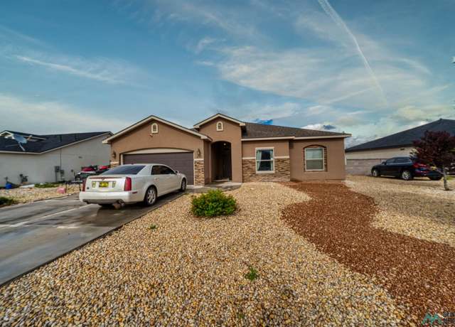 Property at 812 Barcelona Ct, Carlsbad, NM 88220, 4 beds, 2 baths