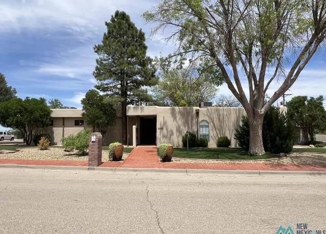 Property at 204 N La Cuesta Rd, Artesia, NM 88210, 3 beds, 2.5 baths