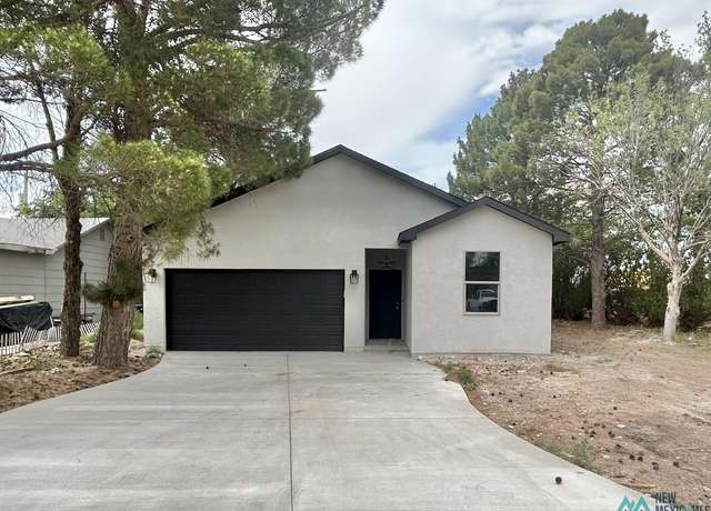 Property at 309 W Berry Dr, Hobbs, NM 88240, 4 beds, 2 baths
