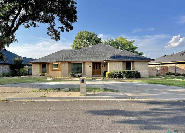 Property at 1314 W Brittany Dr, Hobbs, NM 88240, 3 beds, 2.5 baths