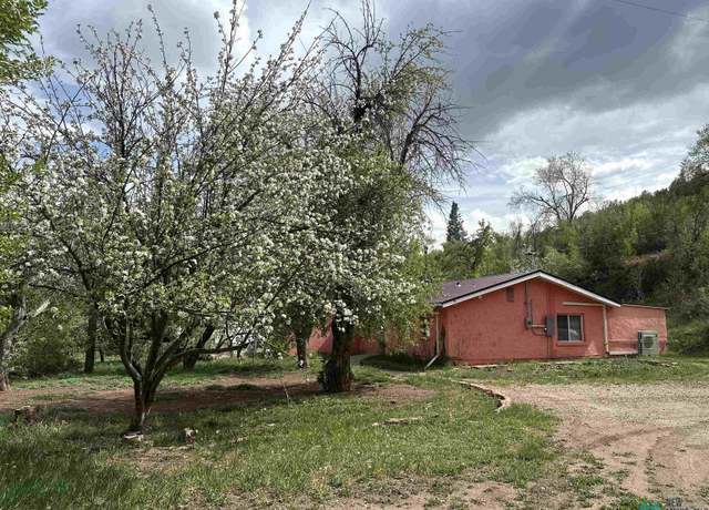 Property at 6 Fountain Dr, Las Vegas, NM 87701, 2 beds, 2 baths