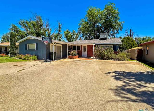 Property at 914 Albert St, Carlsbad, NM 88220, 3 beds, 2 baths