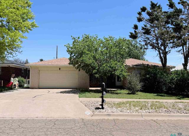 Property at 2205 Moberly Dr, Clovis, NM 88101, 3 beds, 2 baths