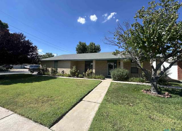 Property at 701 E Mescalero Rd, Roswell, NM 88201, 3 beds, 2 baths