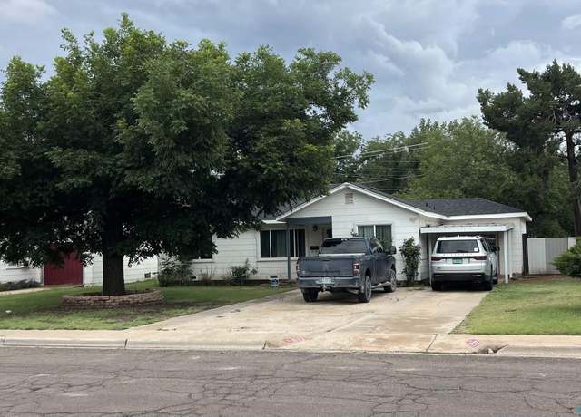 Property at 817 E Llano Dr, Hobbs, NM 88240, 3 beds, 2 baths