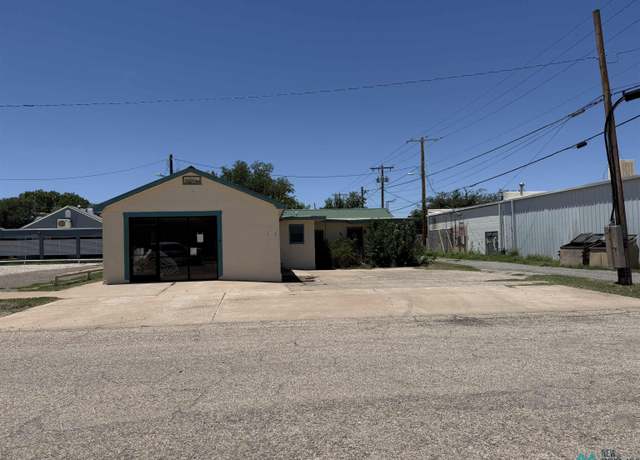 Property at 106 S Sixth St, Artesia, NM 88210, 3 beds, 2 baths