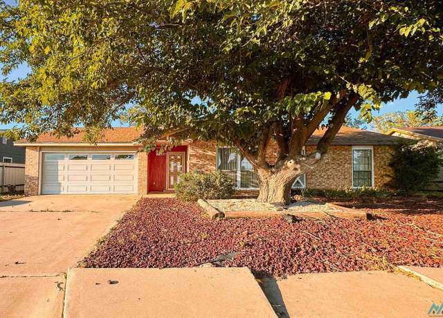 Property at 907 Hermosa Dr, Roswell, NM 88201, 3 beds, 2 baths