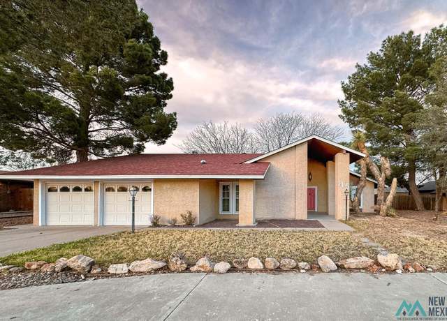 Property at 115 Three Cross Dr, Roswell, NM 88201, 4 beds, 3 baths