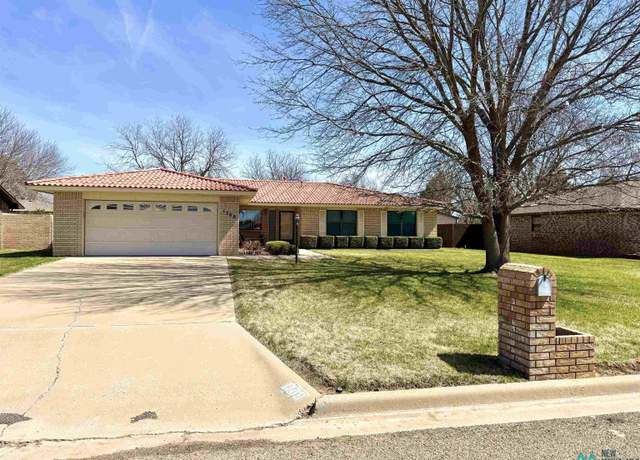 Property at 1709 Avondale Blvd, Clovis, NM 88101, 3 beds, 2 baths