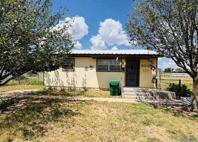 Property at 2010 E Bond St, Hobbs, NM 88240, 2 beds, 1 bath