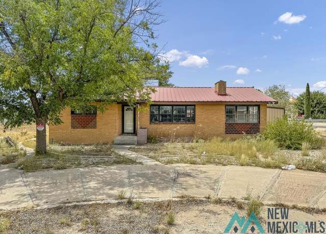Property at 101 Spears Dr, Hobbs, NM 88240, 3 beds, 2 baths