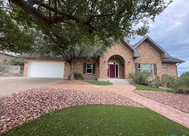 Property at 808 Dennis Way, Carlsbad, NM 88220, 4 beds, 3.5 baths
