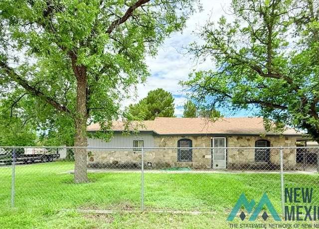 Property at 2203 Utah St, Carlsbad, NM 88220, 3 beds, 1 bath