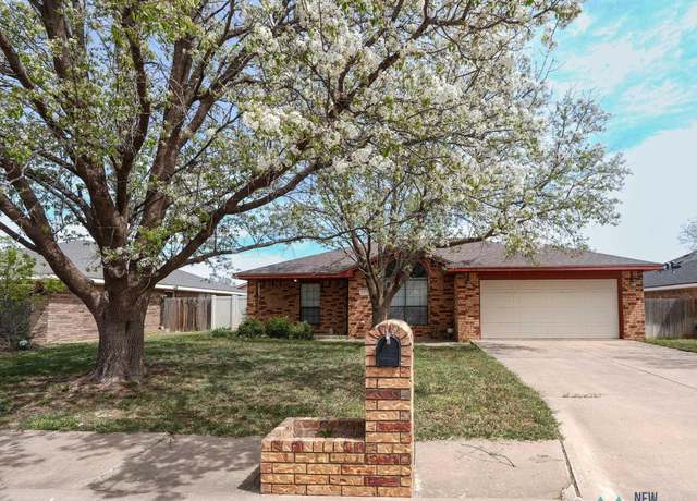 Property at 4013 Eagle Way, Clovis, NM 88101, 3 beds, 2 baths