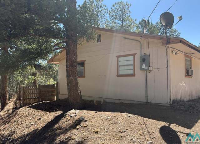 Property at 117 Skylane Rd, Ruidoso, NM 88345, 3 beds, 1 bath