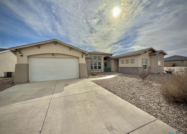 Property at 4917 W King Kelly Rd, Hobbs, NM 88240, 6 beds, 3.5 baths