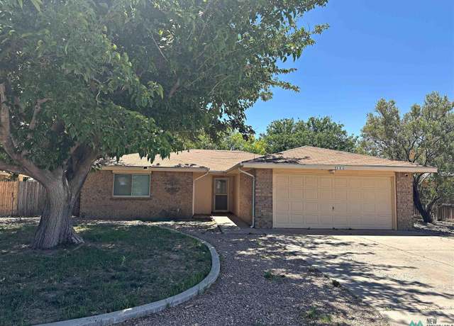 Property at 506 Mission Arch Dr, Roswell, NM 88201, 3 beds, 2 baths