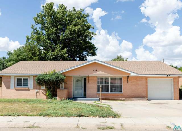 Property at 128 E Yucca Ave, Clovis, NM 88101, 3 beds, 2 baths