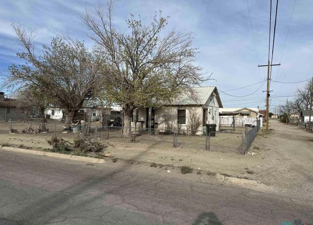 Property at 104 & 106 S Olive St, Carlsbad, NM 88220, 1 bed, 1 bath