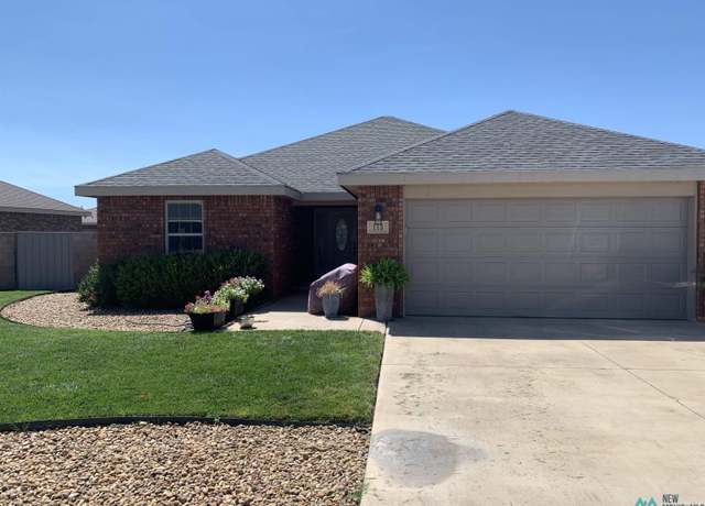 Property at 113 Carmel Dr, Clovis, NM 88101, 3 beds, 2 baths