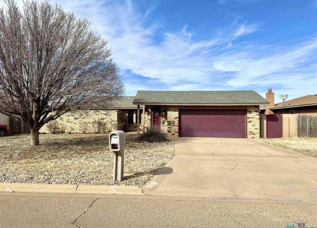 Property at 1532 Arcineiga Dr, Clovis, NM 88101, 3 beds, 2 baths