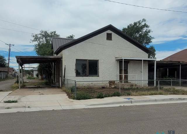 Property at 404 S Tenth St, Artesia, NM 88210, 2 beds, 2 baths