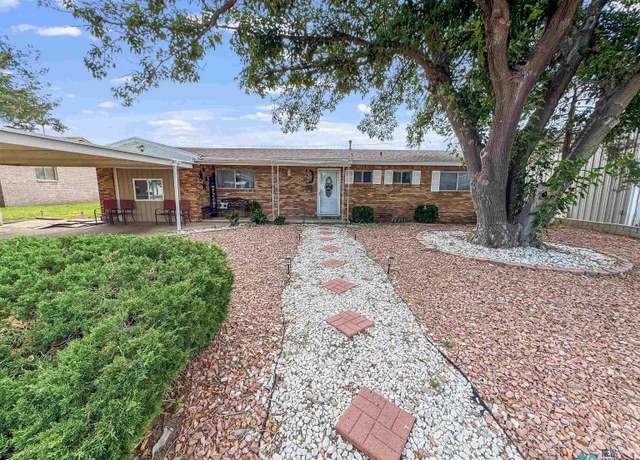 Property at 2308 N Charlcia Blvd, Hobbs, NM 88240, 3 beds, 2 baths