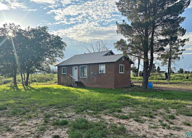 Property at 2405 Walker Rd, Roswell, NM 88201, 2 beds, 1 bath
