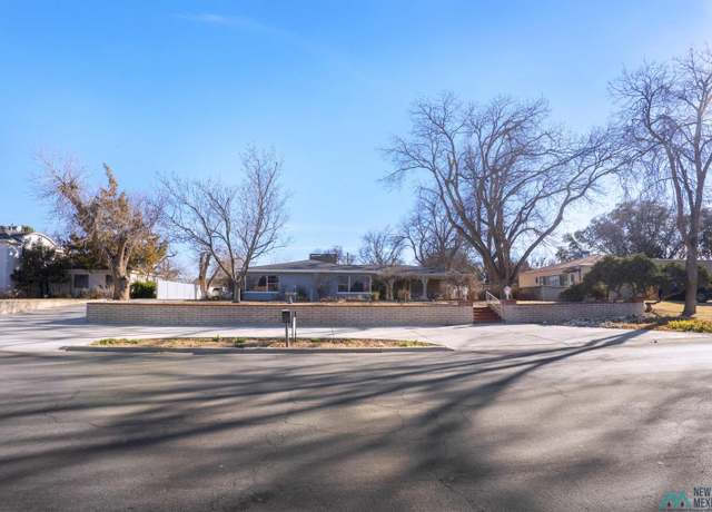 Property at 403 W Riverside Dr, Carlsbad, NM 88220, 3 beds, 3.5 baths