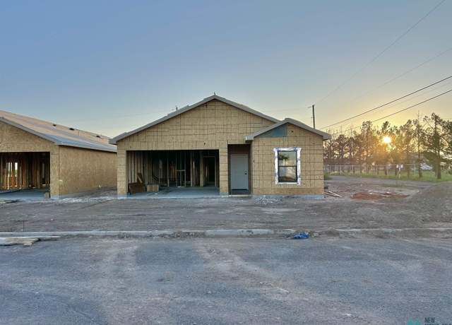 Property at 1707 N Cobb St, Hobbs, NM 88240, 4 beds, 2 baths