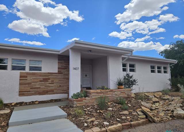 Property at 1407 Linda Dr, Gallup, NM 87301, 3 beds, 2.5 baths