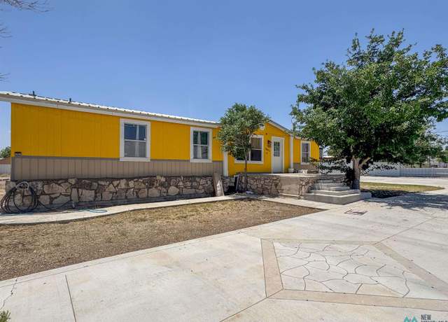 Property at 2411 Socorro Rd, Carlsbad, NM 88220, 3 beds, 2 baths