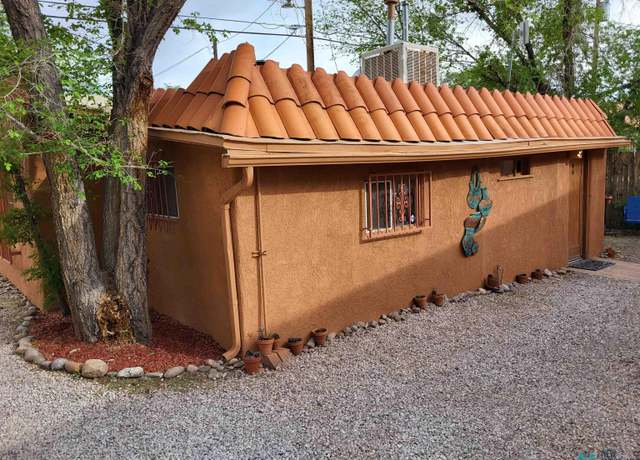 Property at 903 Edith Blvd. N. Blvd E, Albuquerque, NM 87102, 2 beds, 3 baths