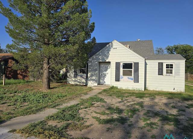 Property at 814 N Pate St, Carlsbad, NM 88220, 4 beds, 2 baths