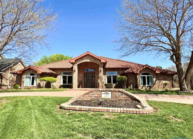 Property at 120 Tanning Way, Clovis, NM 88101, 4 beds, 3 baths