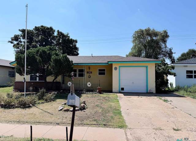 Property at 213 Manson Dr, Clovis, NM 88101, 3 beds, 2 baths