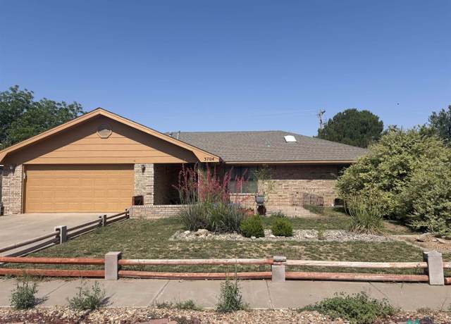 Property at 3704 Bandolina Ave, Roswell, NM 88201, 3 beds, 2 baths