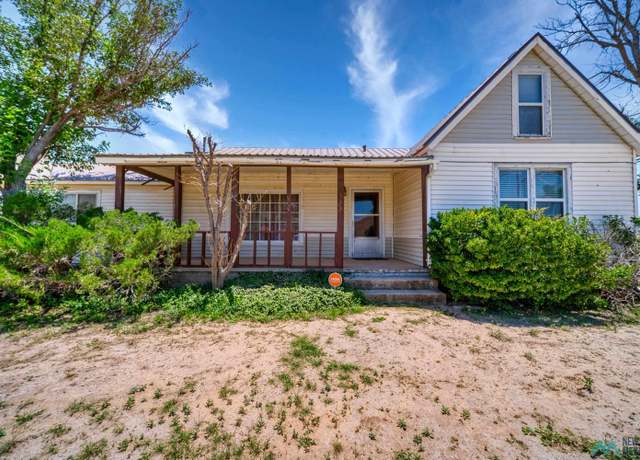 Property at 323 L St, Carlsbad, NM 88220, 3 beds, 1.5 baths