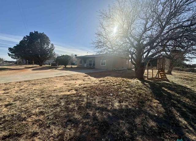 Property at 717 N Bataan Drs, Hobbs, NM 88240, 3 beds, 1 bath