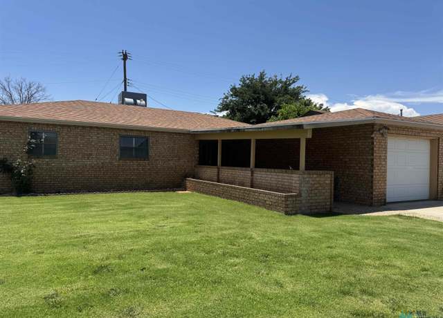 Property at 2001 W Mann Ave, Artesia, NM 88210, 3 beds, 2 baths