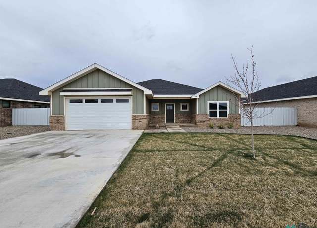 Property at 308 Abbey Rd, Clovis, NM 88101, 3 beds, 2 baths