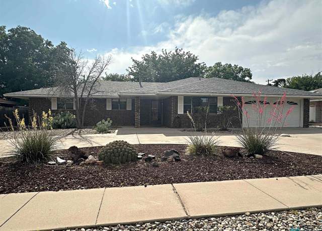 Property at 902 Hall Dr, Roswell, NM 88201, 4 beds, 2.5 baths