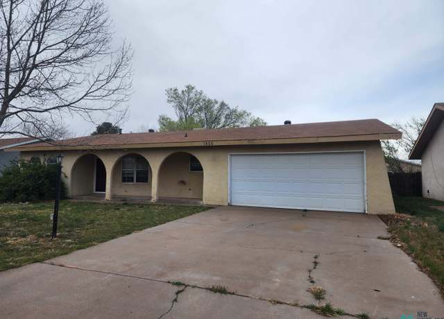 Property at 1820 Jonquil Park, Clovis, NM 88101, 3 beds, 2 baths