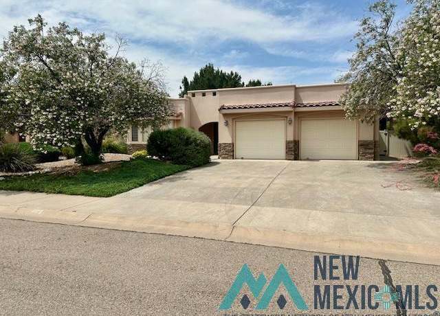Property at 401 Viale Bond St, Roswell, NM 88201, 2 beds, 2 baths