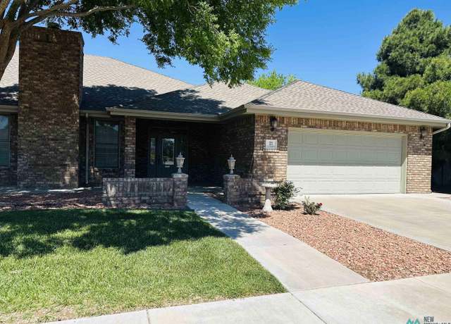 Property at 21 La Placita Dr, Roswell, NM 88201, 2 beds, 2.5 baths